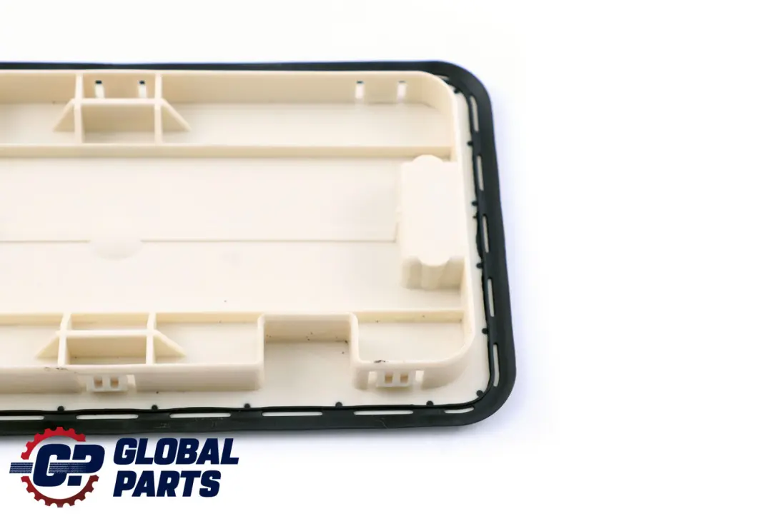 Mercedes-Benz A B Classe W169 W245 Siege Capot Couvercle A Gauche  - SKU A1696103108 - Numéro de pièce A1696103108