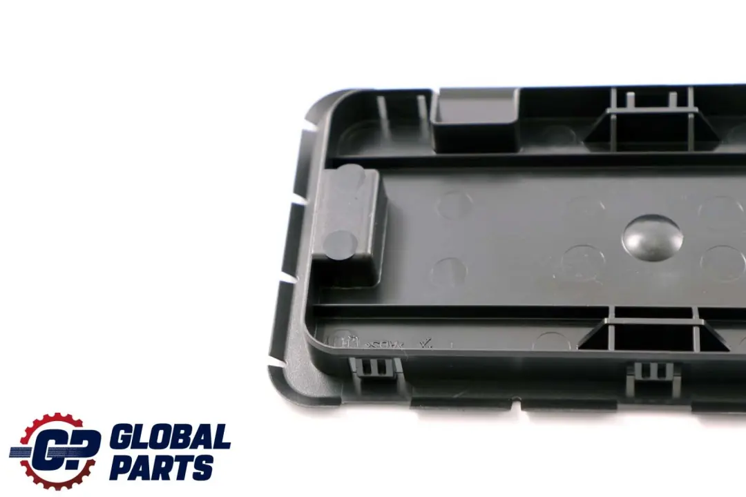 Osłona wnętrza lewa do Mercedes W169 W245 o numerze A1696180178 Mercedes W169 W245 Osłona wnętrza lewa - SKU A1696180178 - Numer Części A1696180178