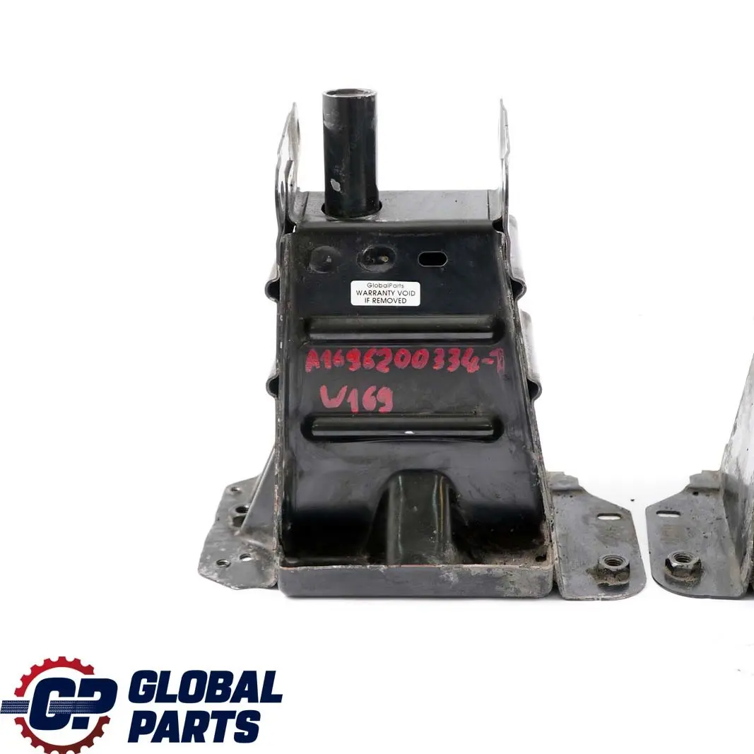 Mercedes A W169 Pare-chocs avant, support de traverse, support de fixation - SKU A1696200334-1 - Numéro de pièce A1696200334