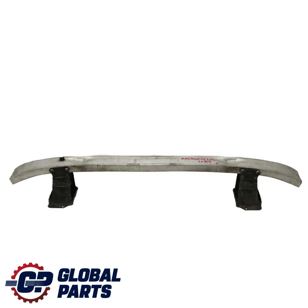 Barra soporte del travesaño del parachoques delantero Mercedes W169 para con número de pieza A1696200334 Barra soporte del travesaño del parachoques delantero Mercedes W169 - SKU A1696200334 - Número de pieza A1696200334