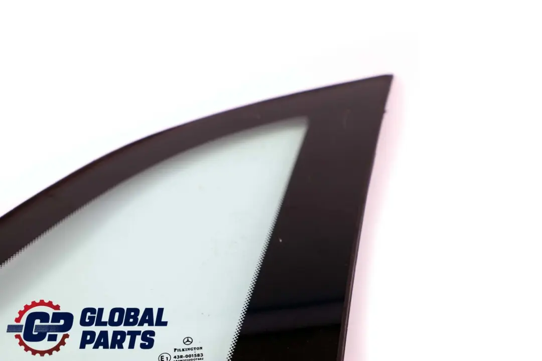 Fenêtre latérale arrière droite Verre vert AS2 pour Mercedes W245 à propos du numéro de pièce A1696701012 Mercedes W245 Fenêtre latérale arrière droite Verre vert AS2 - SKU A1696701012 - Numéro de pièce A1696701012