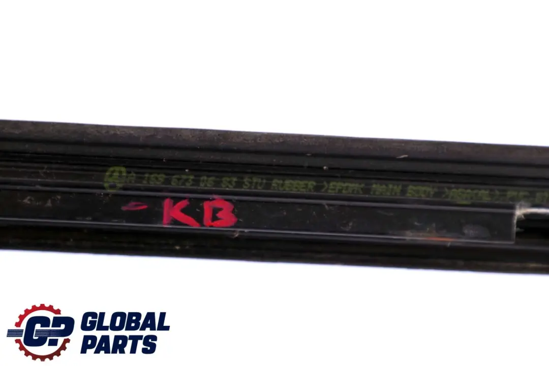 Mercedes W245 Moldura De Cristal Kosmos Negro Trasero Derecho - SKU A1696730683-KB - Número de pieza A1696730683