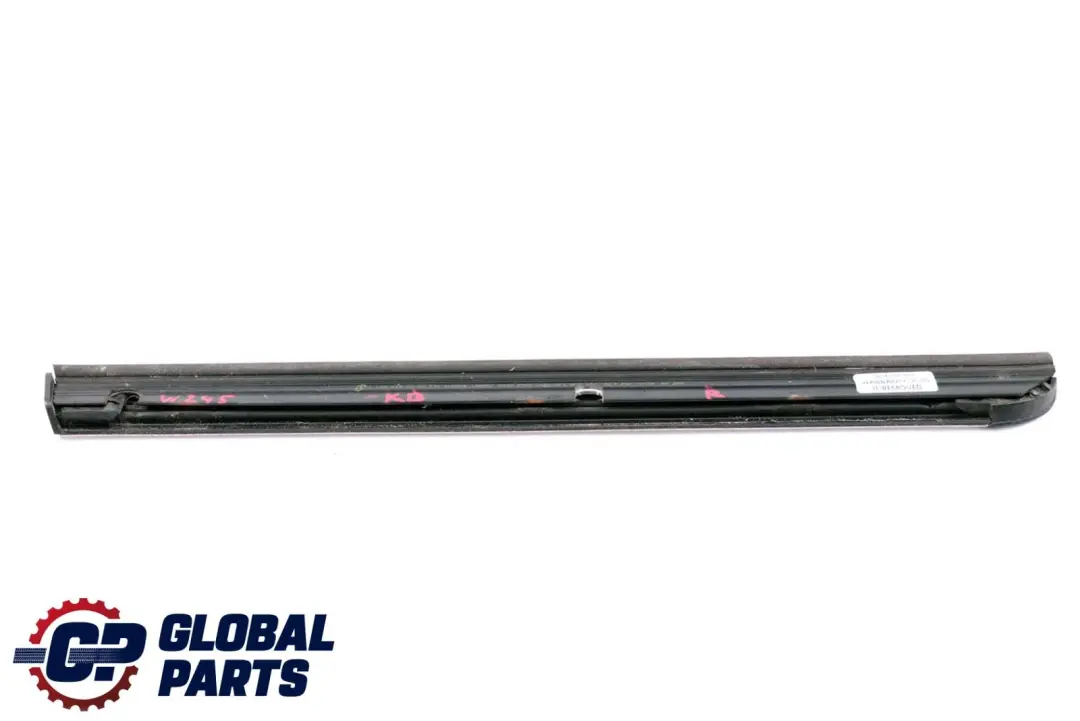 Moulage De Vitre De Custode Kosmos Noir Arrière Droit pour Mercedes W245 à propos du numéro de pièce A1696730683 Mercedes W245 Moulage De Vitre De Custode Kosmos Noir Arrière Droit - SKU A1696730683-KB - Numéro de pièce A1696730683