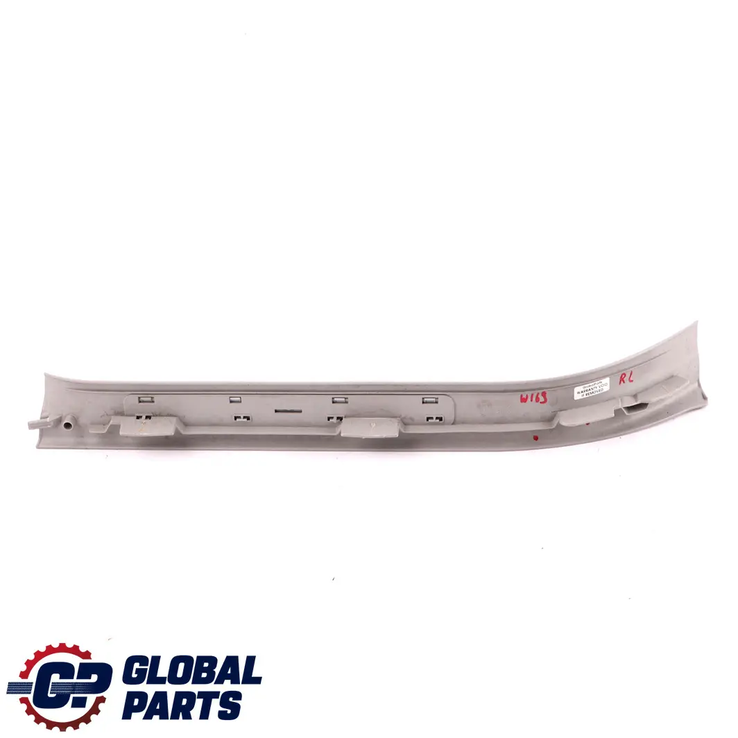 Mercedes-Benz A W169 Moldura Entrada Umbral Puerta Trasera Izquierda para con número de pieza A1696800774 Mercedes-Benz A W169 Moldura Entrada Umbral Puerta Trasera Izquierda - SKU A1696800774 - Número de pieza A1696800774