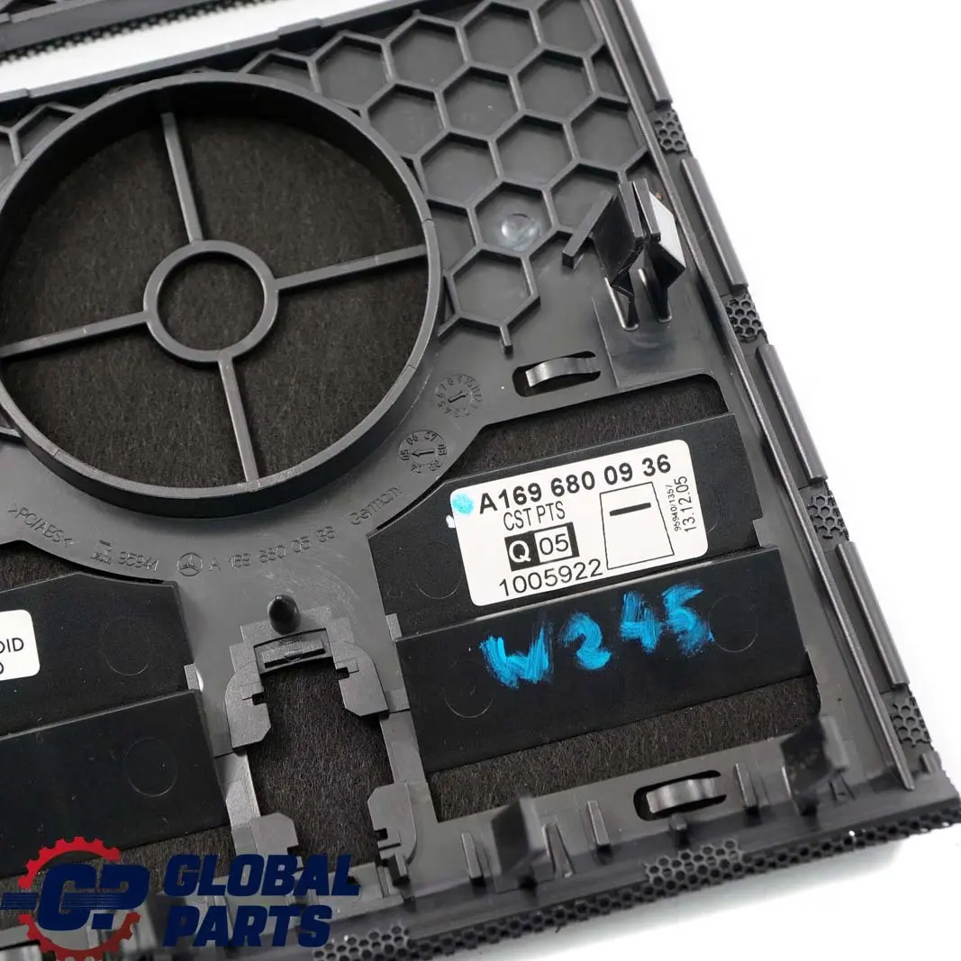 Osłona Maskownica Głośnika do Mercedes W245 o numerze A1696800936 Mercedes W245 Osłona Maskownica Głośnika - SKU A1696800936 - Numer Części A1696800936