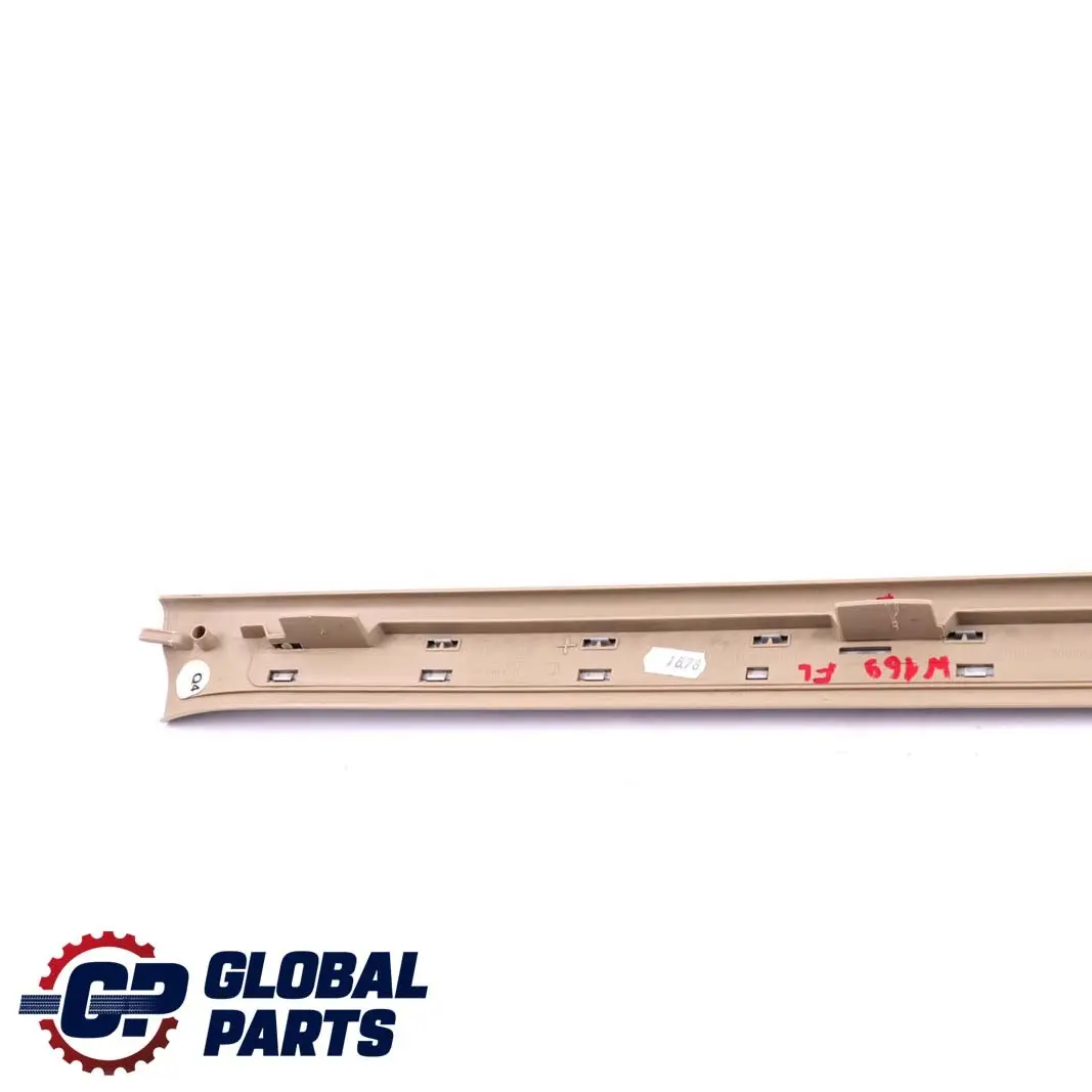 Mercedes-Benz Clase A W169 Embellecedor Entrada Puerta Delantera Izquierda Beige para con número de pieza A1696801174 Mercedes-Benz Clase A W169 Embellecedor Entrada Puerta Delantera Izquierda Beige - SKU A1696801174 - Número de pieza A1696801174