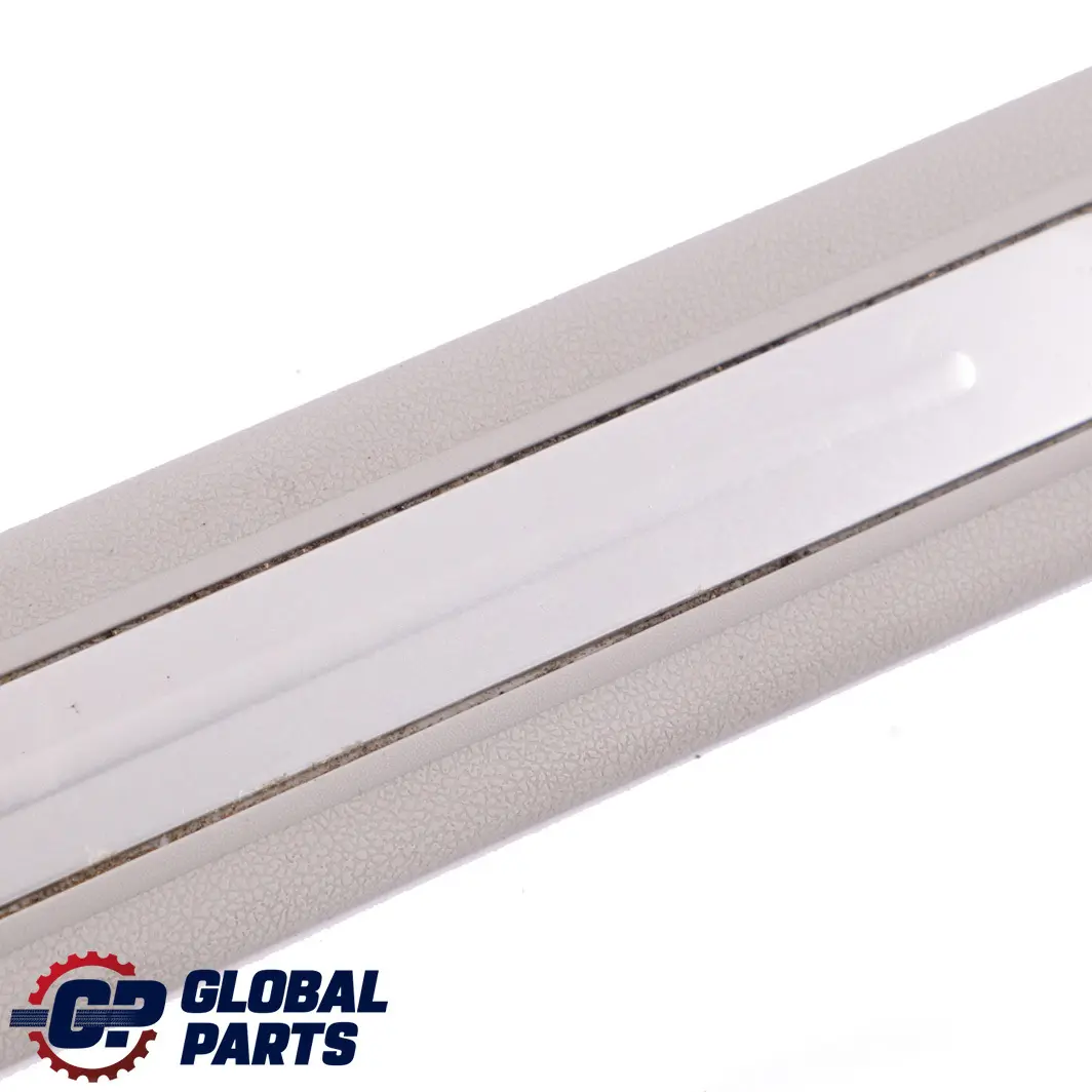 Moldura Umbral De Puerta Delantera Gris Izquierda para Mercedes W169 con número de pieza A1696801174 Mercedes W169 Moldura Umbral De Puerta Delantera Gris Izquierda - SKU A1696801174-2 - Número de pieza A1696801174