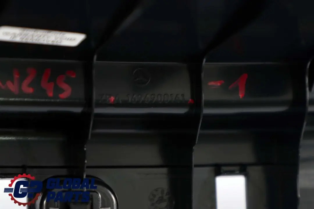 Osłona Krawędzi Bagażnika Czarna do Mercedes W245 o numerze A1696900141 Mercedes W245 Osłona Krawędzi Bagażnika Czarna - SKU A1696900141-1 - Numer Części A1696900141