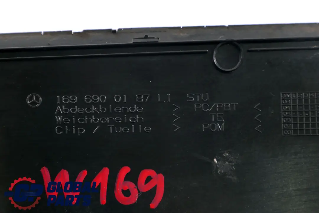 Copertura superiore dell'ala sinistra Avantgarde per Mercedes W169 con numero di parte A1696900187 Mercedes W169 Copertura superiore dell'ala sinistra Avantgarde - SKU A1696900187 - Numero di parte A1696900187