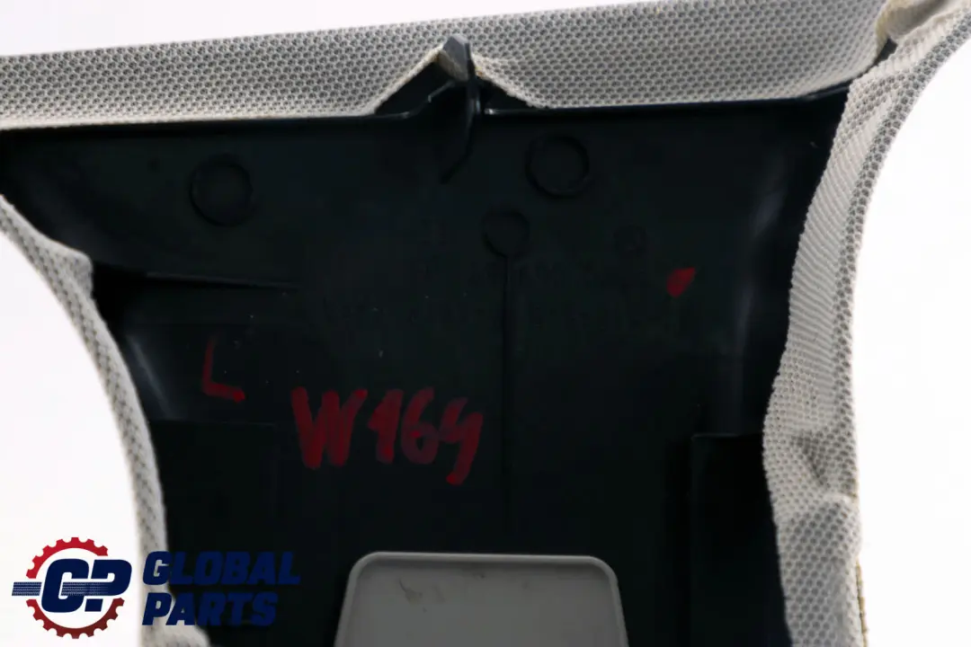 Osłona Wnętrza Słupka B Lewa do Mercedes W169 o numerze A1696900325 Mercedes W169 Osłona Wnętrza Słupka B Lewa - SKU A1696900325 - Numer Części A1696900325