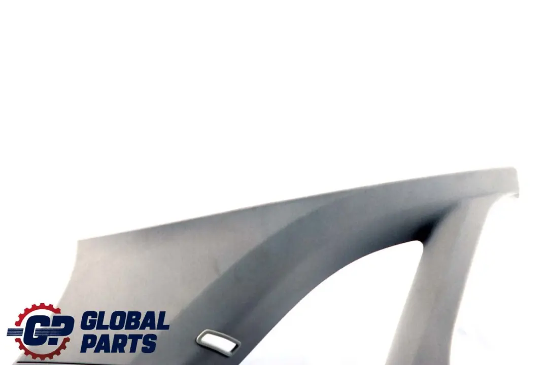 Embellecedor Pilar C Trasero Izquierdo para Mercedes B-Class W245 con número de pieza A1696900353 Mercedes B-Class W245 Embellecedor Pilar C Trasero Izquierdo - SKU A1696900353 - Número de pieza A1696900353