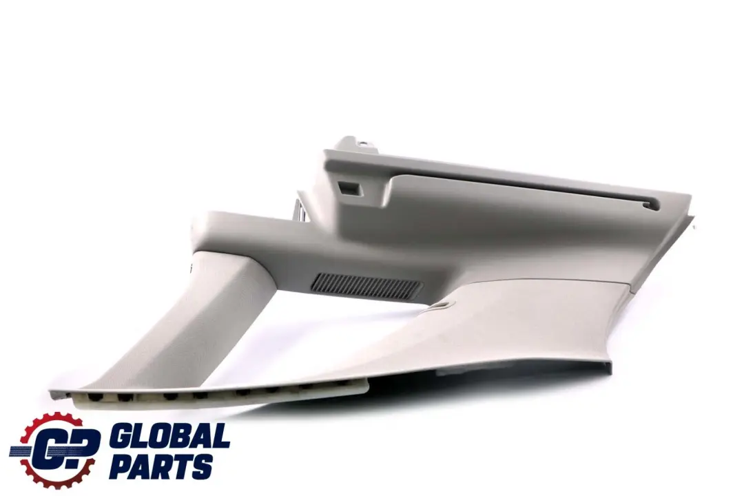 Embellecedor Pilar C Trasero Izquierdo para Mercedes B-Class W245 con número de pieza A1696900353 Mercedes B-Class W245 Embellecedor Pilar C Trasero Izquierdo - SKU A1696900353 - Número de pieza A1696900353