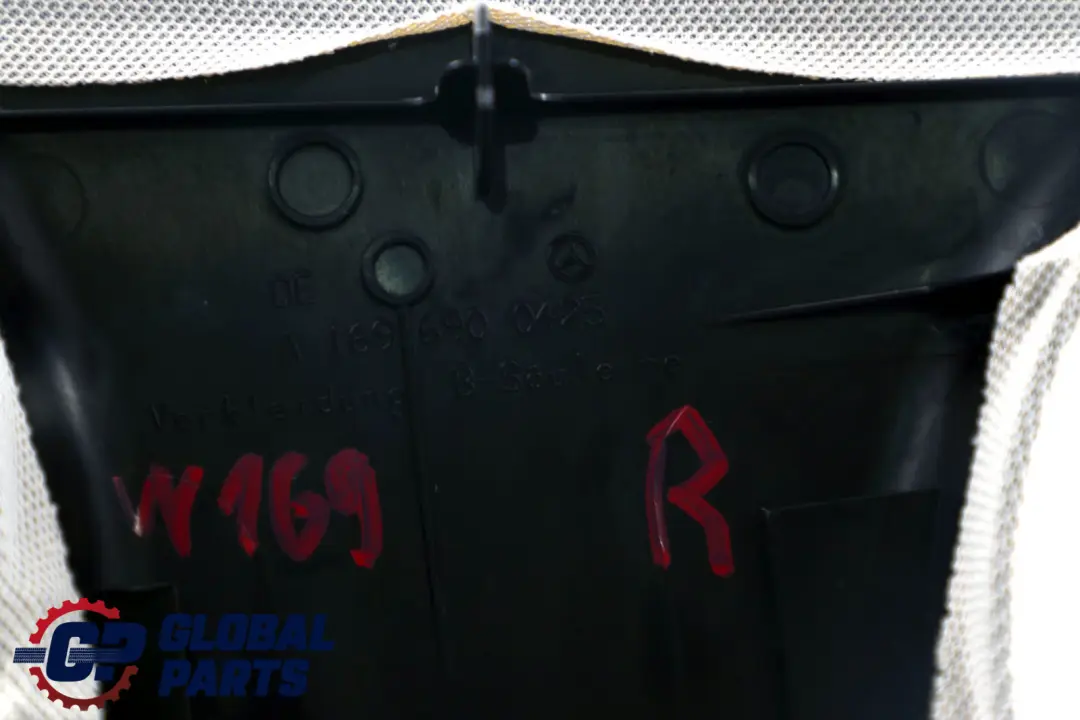 Osłona Słupka B Kolumny Prawa Szara do Mercedes W169 o numerze A1696900425 Mercedes W169 Osłona Słupka B Kolumny Prawa Szara - SKU A1696900425 - Numer Części A1696900425