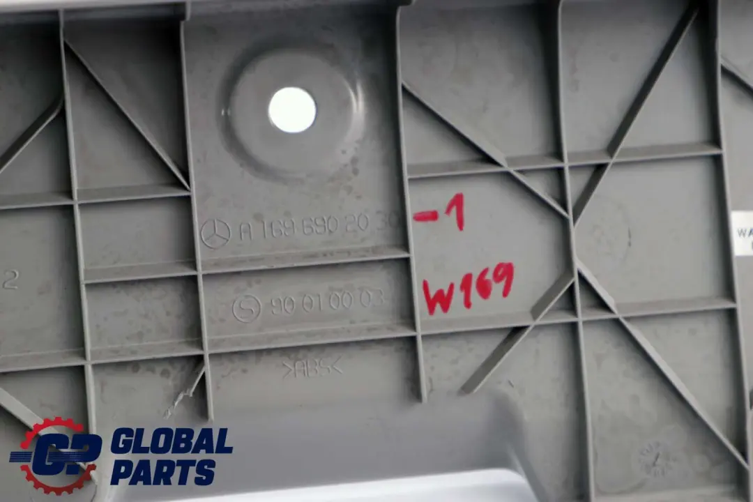 Protezione Soglia Baule Grigio per Mercedes W169 con numero di parte A1696902030 Mercedes W169 Protezione Soglia Baule Grigio - SKU A1696902030-1 - Numero di parte A1696902030