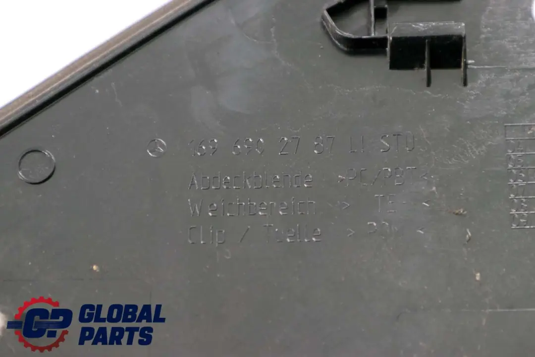 Zaślepka Osłona Błotnika Trójkąt do MERCEDES W245 o numerze A1696902787 MERCEDES W245 Zaślepka Osłona Błotnika Trójkąt - SKU A1696902787 - Numer Części A1696902787