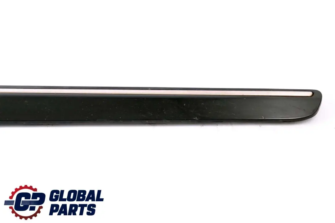 Striscia rivestimento porta anteriore destra Kosmos Nero per Mercedes W245 con numero di parte A1696903462 Mercedes W245 Striscia rivestimento porta anteriore destra Kosmos Nero - SKU A1696903462-KB - Numero di parte A1696903462