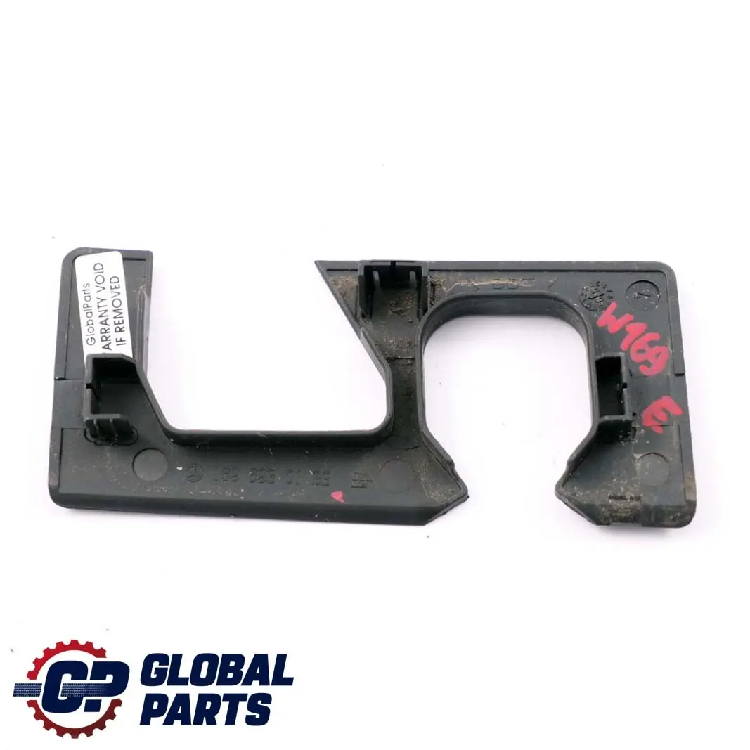 Mercedes-Benz W169 Arriere Gauche Cache pour à propos du numéro de pièce A1696930133 Mercedes-Benz W169 Arriere Gauche Cache - SKU A1696930133 - Numéro de pièce A1696930133