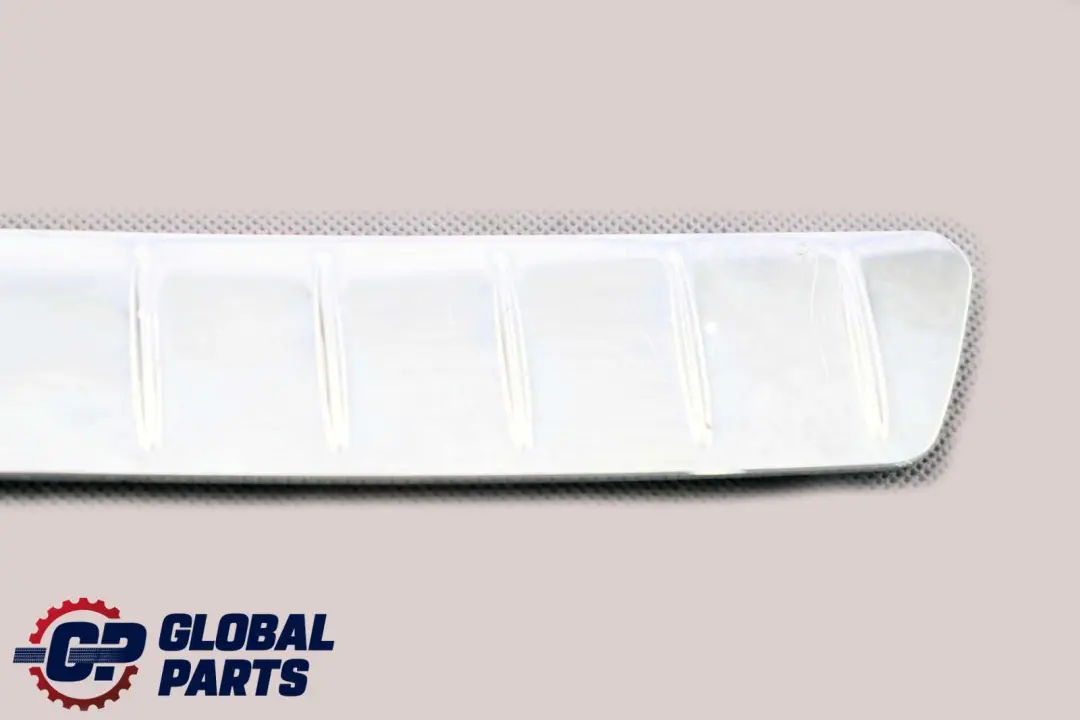 Classe-B W245 Couvre-bagages arriere gauche pour Mercedes à propos du numéro de pièce A1696940125 Mercedes Classe-B W245 Couvre-bagages arriere gauche - SKU A1696940125 - Numéro de pièce A1696940125