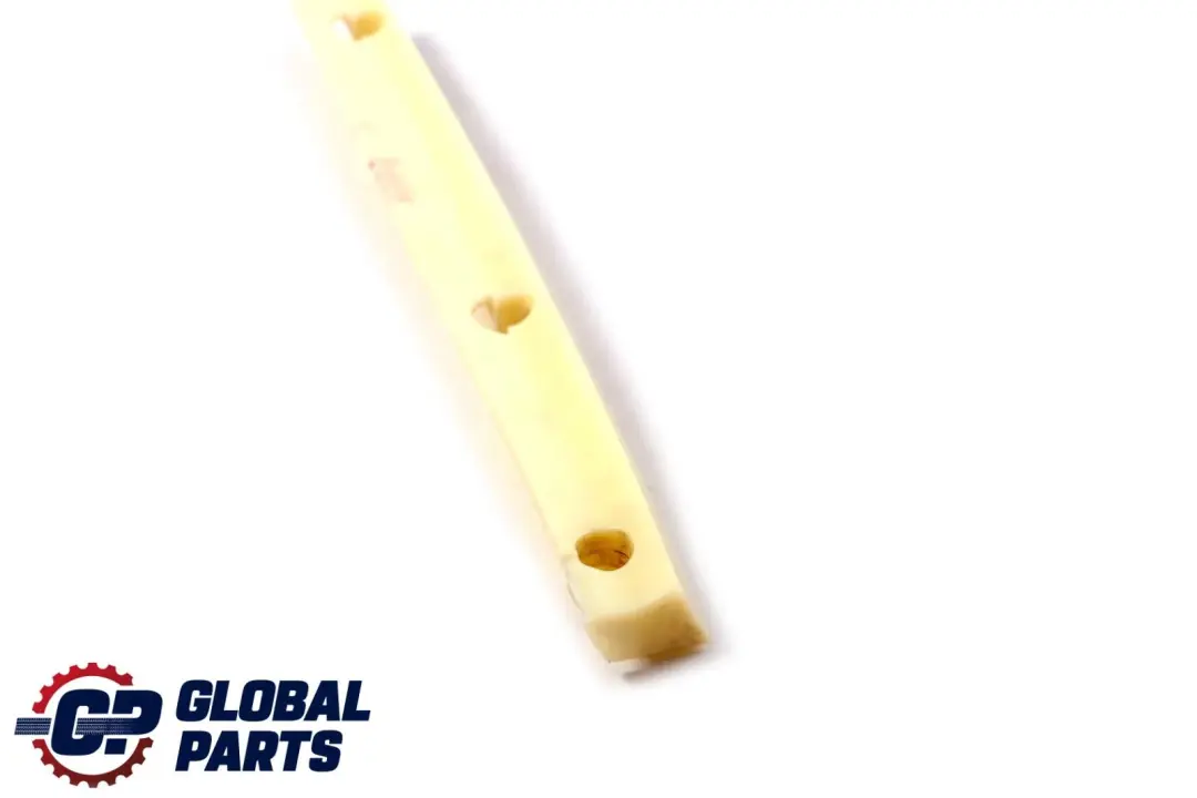 Mercedes-Benz W245 Striscia di rivestimento montante C sinistro per con numero di parte A1696950960 Mercedes-Benz W245 Striscia di rivestimento montante C sinistro - SKU A1696950960 - Numero di parte A1696950960