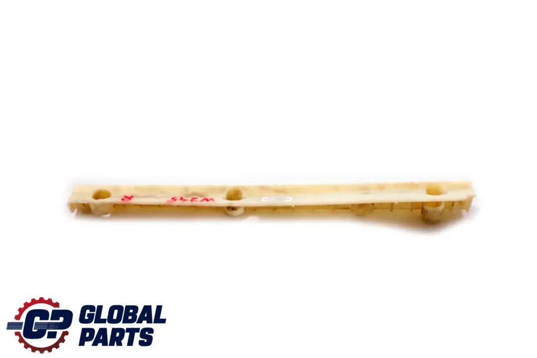 Mercedes-Benz W245 Striscia di rivestimento montante C destro per con numero di parte A1696951060 Mercedes-Benz W245 Striscia di rivestimento montante C destro - SKU A1696951060 - Numero di parte A1696951060