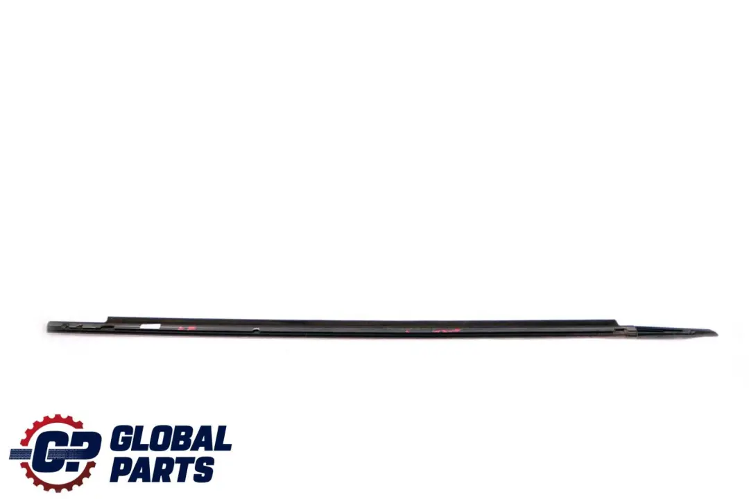 Mercedes-Benz W245 Modanatura Finestrino Porta Anteriore Sinistra per con numero di parte A1697200324 Mercedes-Benz W245 Modanatura Finestrino Porta Anteriore Sinistra - SKU A1697200324 - Numero di parte A1697200324