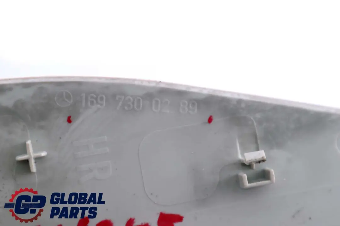 Osłona Obudowa Słupka Prawy Tył do MERCEDES W245 o numerze A1697300289 MERCEDES W245 Osłona Obudowa Słupka Prawy Tył - SKU A1697300289 - Numer Części A1697300289