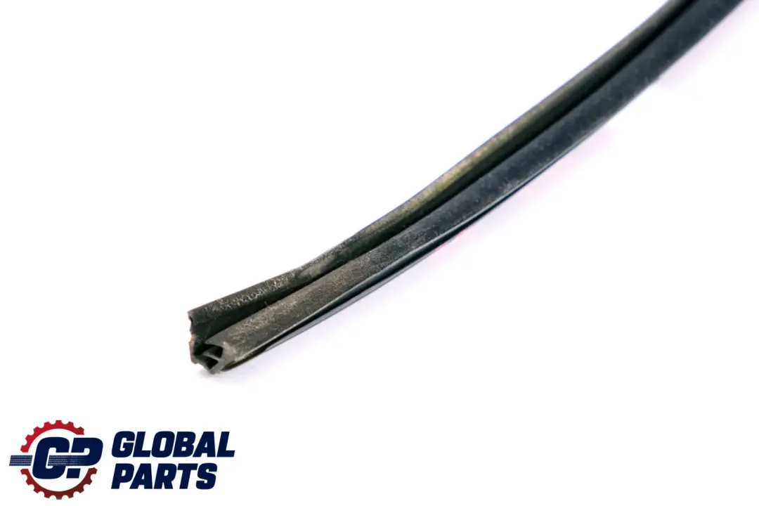 Puerta Trasera Derecha Ventana Guia Junta De Sellado para Mercedes W169 con número de pieza A1697350225 Mercedes W169 Puerta Trasera Derecha Ventana Guia Junta De Sellado - SKU A1697350225 - Número de pieza A1697350225