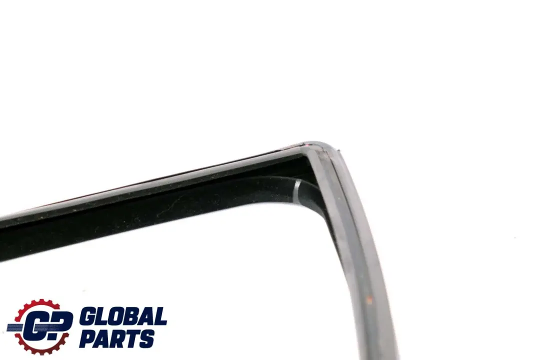 Puerta Trasera Izquierda Ventana Guia Junta De Sellado para Mercedes W245 con número de pieza A1697350725 Mercedes W245 Puerta Trasera Izquierda Ventana Guia Junta De Sellado - SKU A1697350725 - Número de pieza A1697350725
