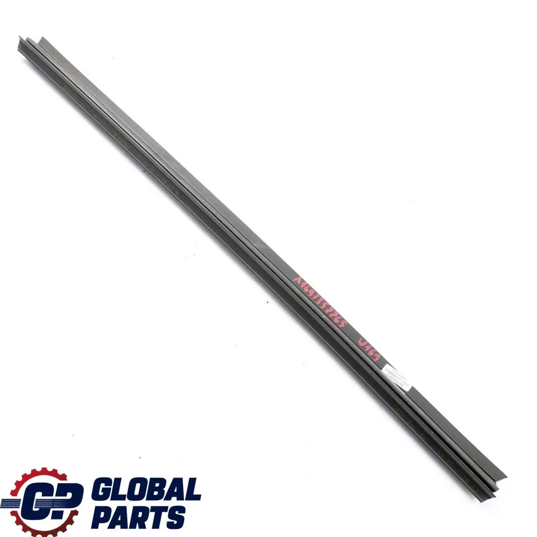 Mercedes-Benz A W169 Rear Left Right Door Window Inside Seal Rail para con número de pieza A1697352265 Mercedes-Benz A W169 Rear Left Right Door Window Inside Seal Rail - SKU A1697352265 - Número de pieza A1697352265