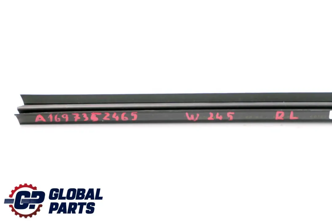 Listwa Szyby Tył Lewo Mercedes W245 - SKU A1697352465 - Numer Części A1697352465