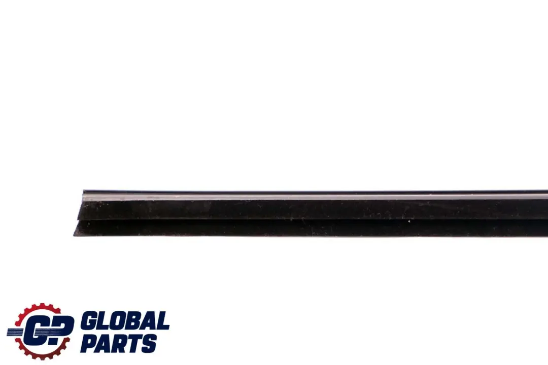 Listwa Szyby Tył Lewo do Mercedes W245 o numerze A1697352465 Mercedes W245 Listwa Szyby Tył Lewo - SKU A1697352465 - Numer Części A1697352465