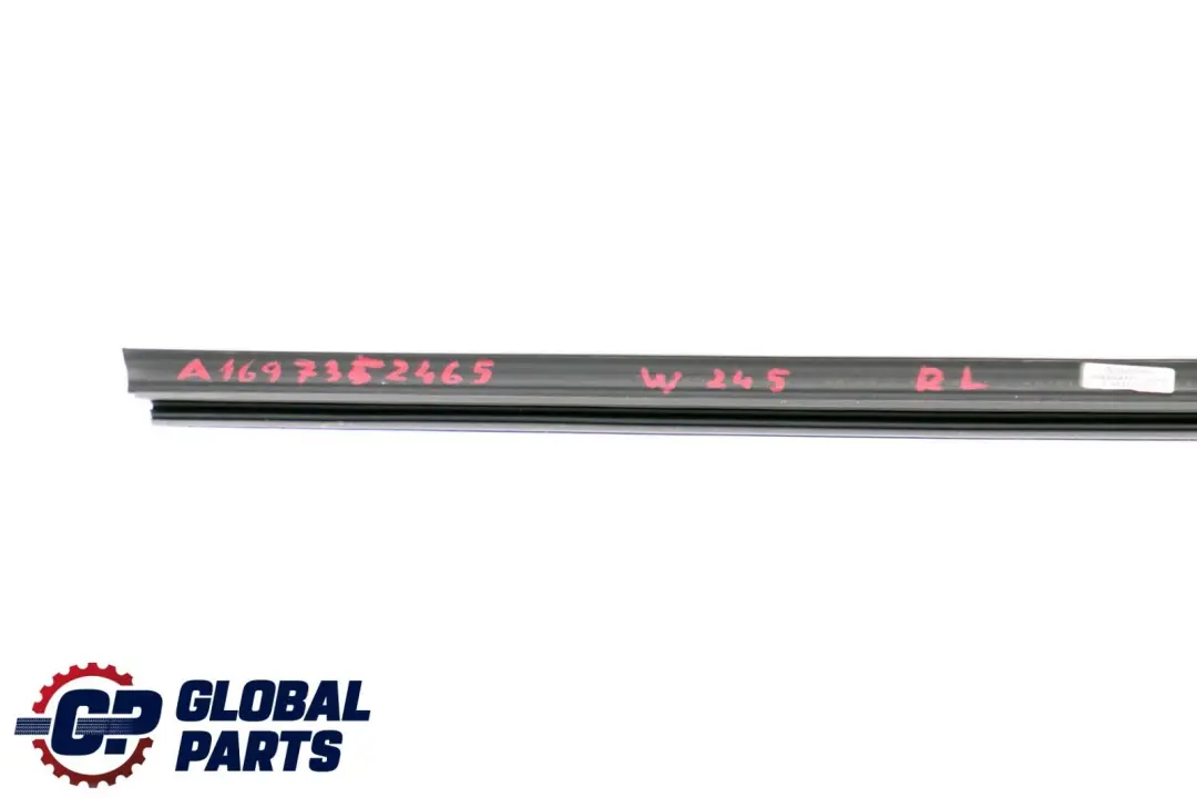 Guarnizione Interna Porta Posteriore Sinistra Destra per Mercedes W245 con numero di parte A1697352465 Mercedes W245 Guarnizione Interna Porta Posteriore Sinistra Destra - SKU A1697352465 - Numero di parte A1697352465