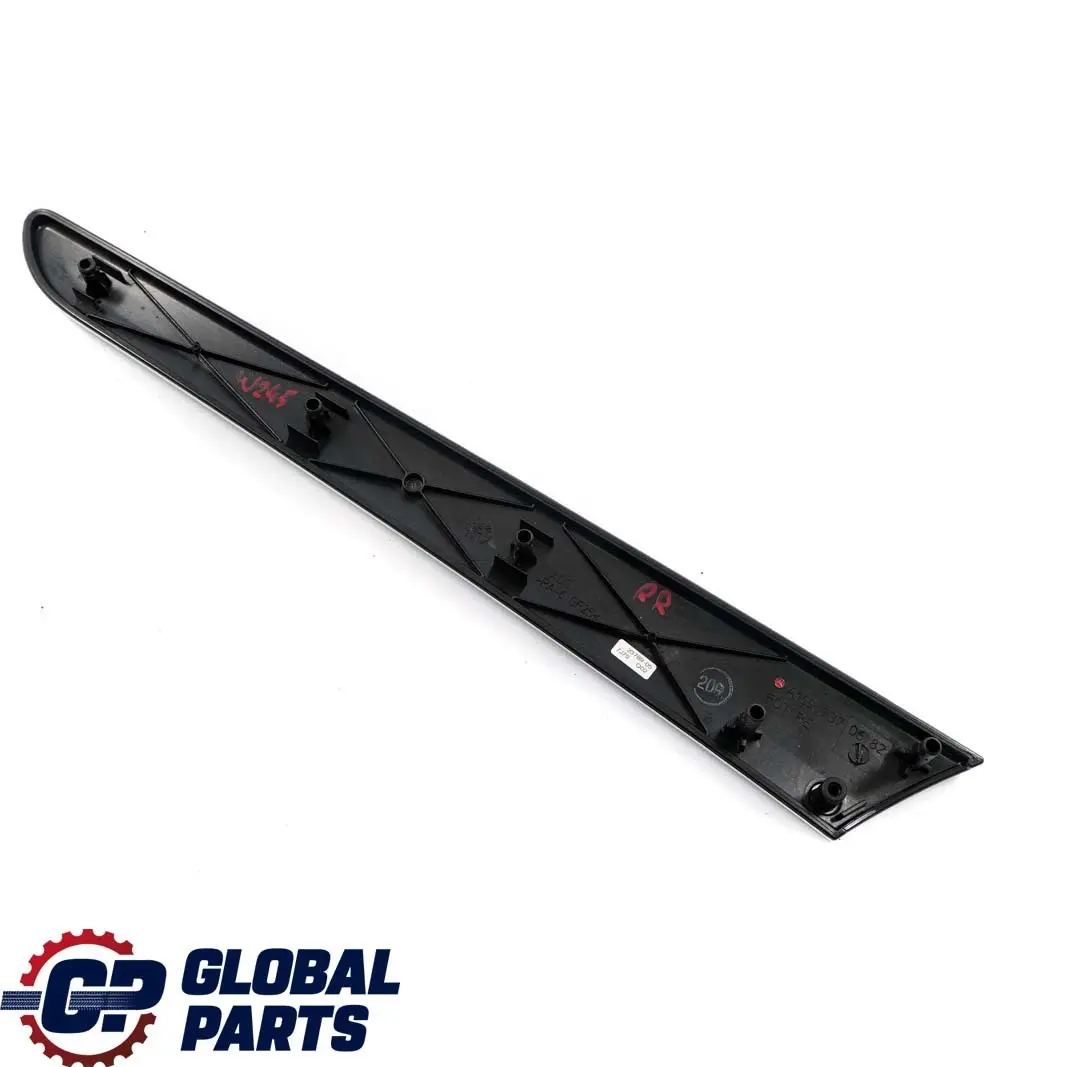 Striscia Rivestimento Scheda Porta Posteriore Destra Alluminio per Mercedes W245 con numero di parte A1697370682 Mercedes W245 Striscia Rivestimento Scheda Porta Posteriore Destra Alluminio - SKU A1697370682 - Numero di parte A1697370682