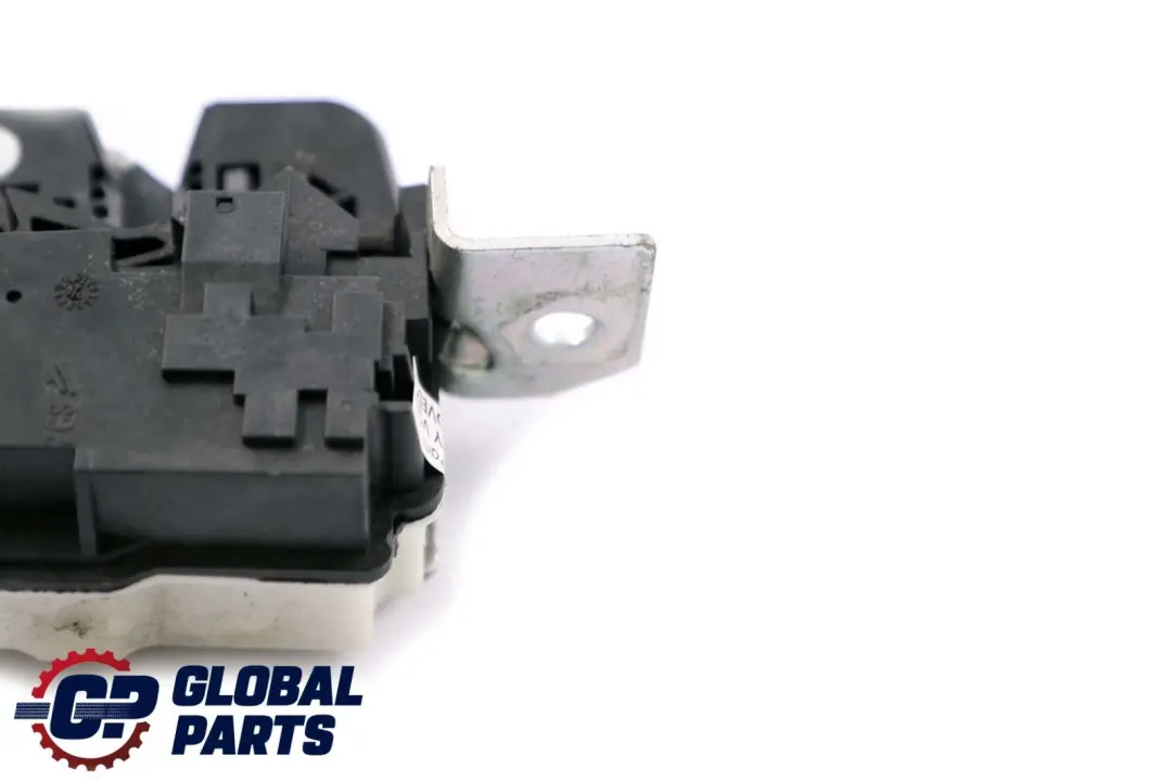 Bloccaggio Portellone Mercedes W169 W245 Stivale Posteriore per con numero di parte A1697400235 Bloccaggio Portellone Mercedes W169 W245 Stivale Posteriore - SKU A1697400235 - Numero di parte A1697400235