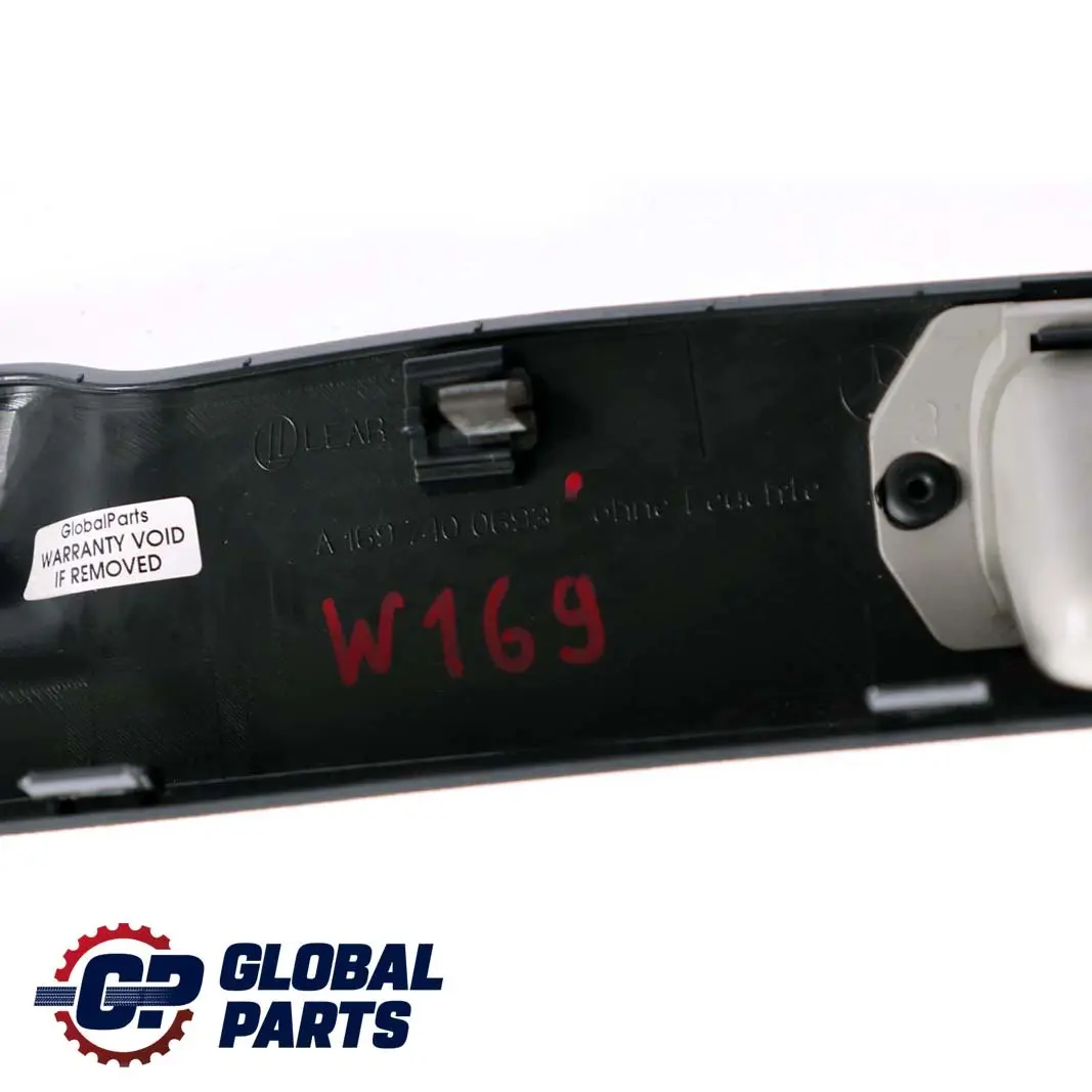 Osłona Zamka Klapy Tył do Mercedes W169 o numerze A1697400693 Mercedes W169 Osłona Zamka Klapy Tył - SKU A1697400693 - Numer Części A1697400693