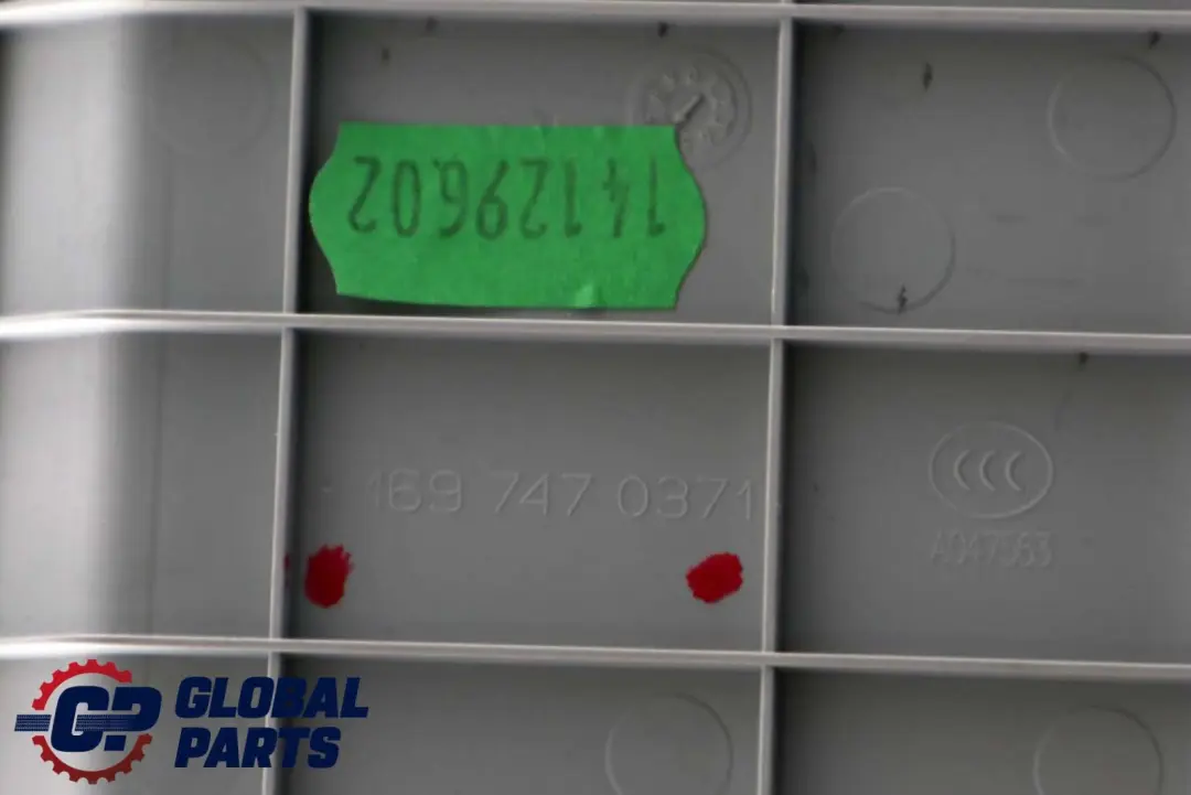 Osłona Obudowa Bagażnika do Mercedes W245 o numerze A1697470371 Mercedes W245 Osłona Obudowa Bagażnika - SKU A1697470371 - Numer Części A1697470371