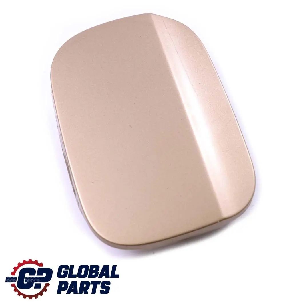 Tapa del deposito De combustible Sand Dune Beige - 791 para Mercedes W169 con número de pieza A1697500106 Mercedes W169 Tapa del deposito De combustible Sand Dune Beige - 791 - SKU A1697500106-SDB - Número de pieza A1697500106