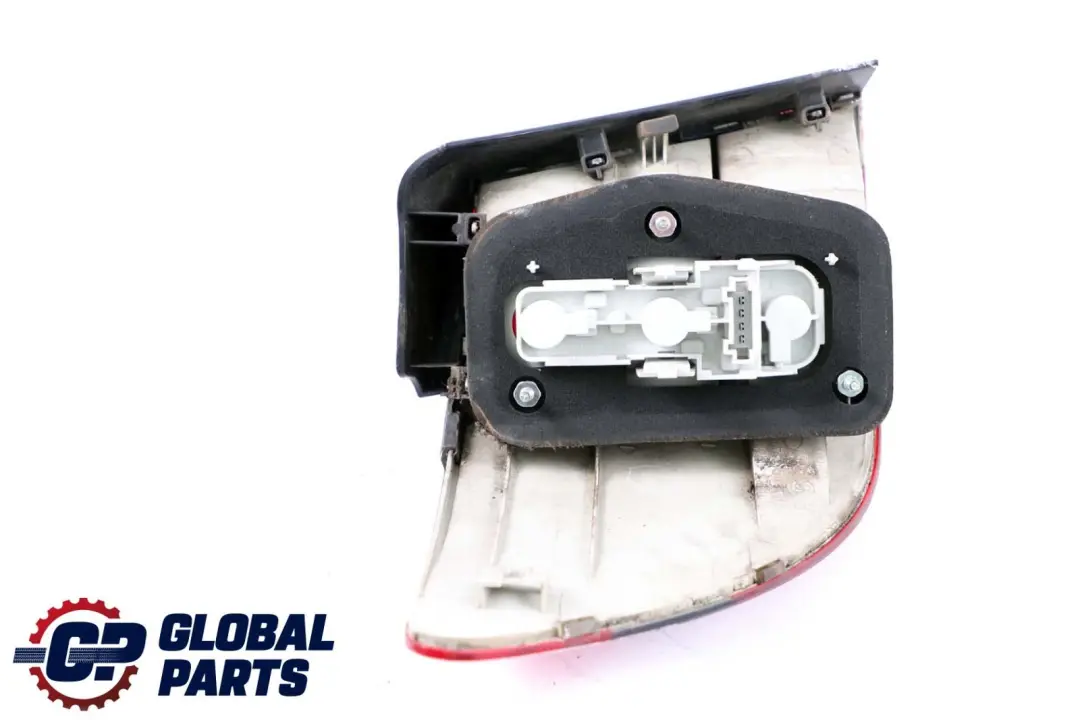 Lampe Arrière Droite Du Feu Arrière Fumé Mercedes W245 - SKU A1698202664 - Numéro de pièce A1698202664