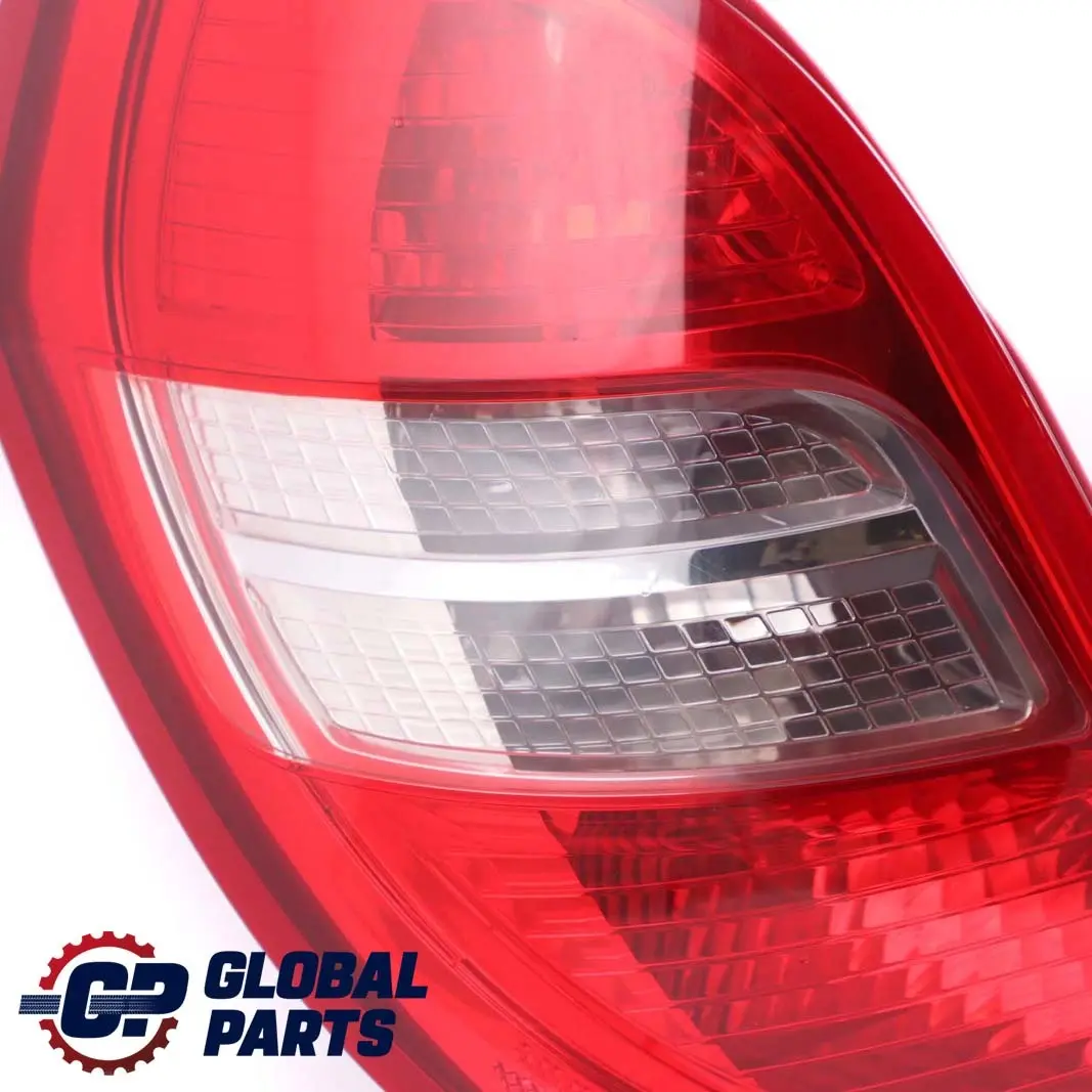 Fanalino coda posteriore sinistro Pannello laterale per Mercedes W169 con numero di parte A1698202764 Mercedes W169 Fanalino coda posteriore sinistro Pannello laterale - SKU A1698202764 - Numero di parte A1698202764
