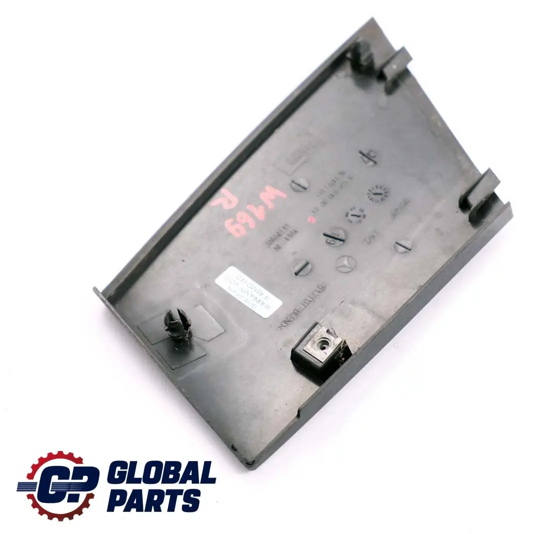 Tapa de drenaje de agua delantera derecha Negro para Mercedes W169 con número de pieza A1698300075 Mercedes W169 Tapa de drenaje de agua delantera derecha Negro - SKU A1698300075 - Número de pieza A1698300075