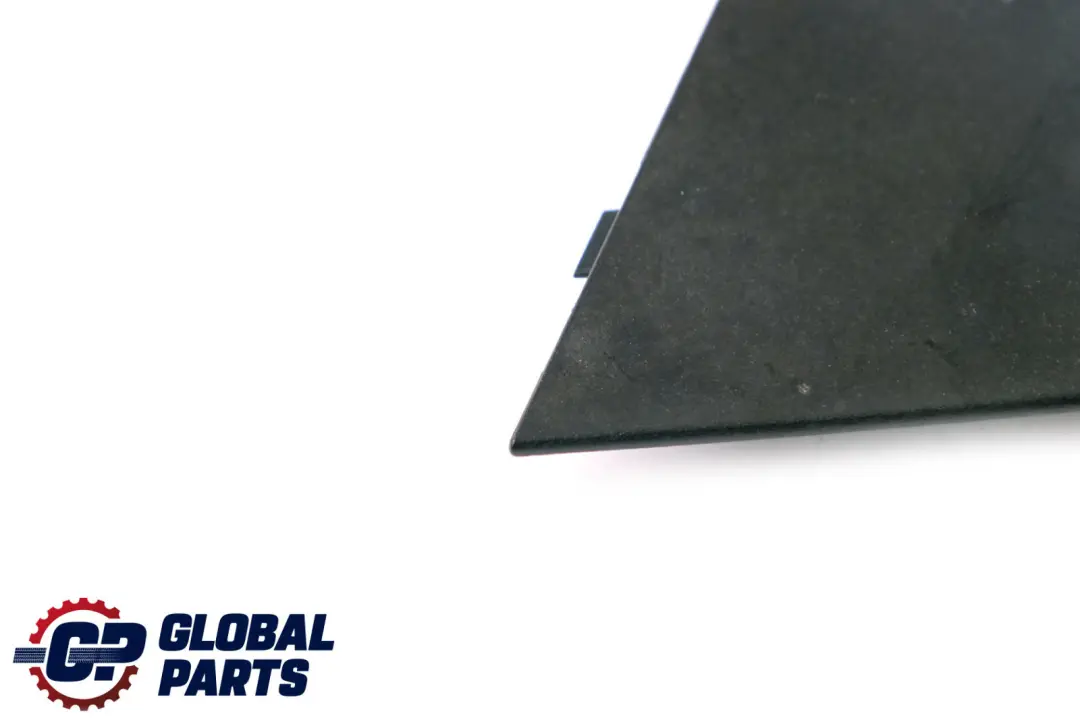 Couvercle De Vidange D'Eau Avant Gauche Noir pour Mercedes W169 à propos du numéro de pièce A1698300175 Mercedes W169 Couvercle De Vidange D'Eau Avant Gauche Noir - SKU A1698300175 - Numéro de pièce A1698300175