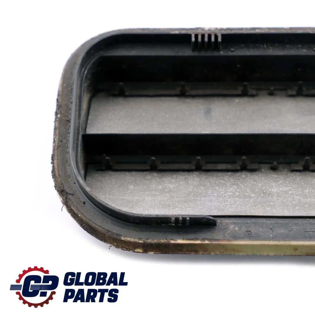 Mercedes Benz A Klasse W169 Heckmittelstueck Ventilationsklappe - SKU A1698300242 - Teilenummer A1698300242