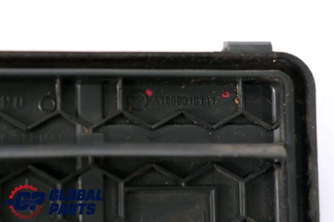 Embellecedor Cubierta Filtro Polen Aire Interior para Mercedes W169 W245 con número de pieza A1698310141 Mercedes W169 W245 Embellecedor Cubierta Filtro Polen Aire Interior - SKU A1698310141 - Número de pieza A1698310141