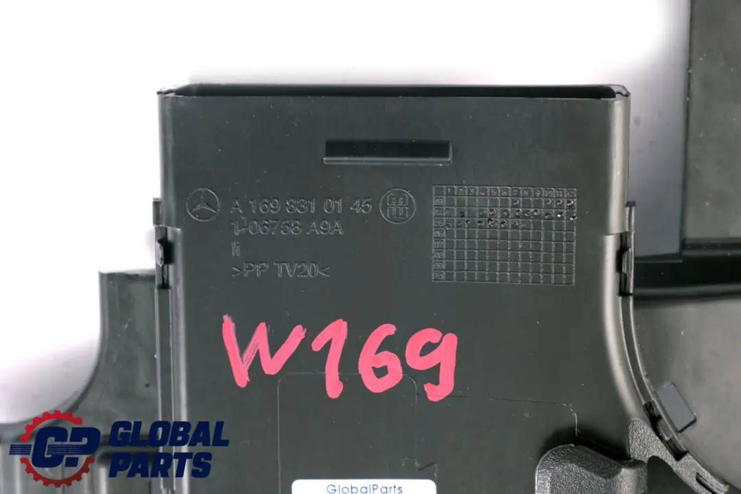 Classe B W169 W245 Conduit de Ventilation D'Air a L'Avant Gauche pour Mercedes A à propos du numéro de pièce A1698310145 Mercedes A Classe B W169 W245 Conduit de Ventilation D'Air a L'Avant Gauche - SKU A1698310145 - Numéro de pièce A1698310145