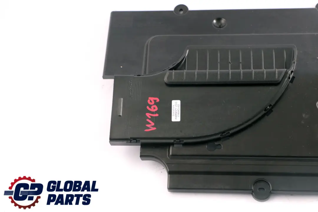 Conducto De Aire Tapa Delantera Izquierda para Mercedes B W169 W245 con número de pieza A1698310145 Mercedes B W169 W245 Conducto De Aire Tapa Delantera Izquierda - SKU A1698310145 - Número de pieza A1698310145