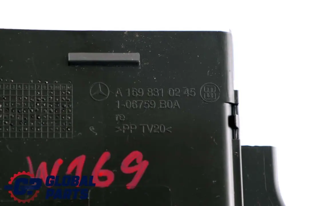 Mercedes B W169 W245 Conducto De Aire Delantero Derecho Tapa - SKU A1698310245 - Número de pieza A1698310245