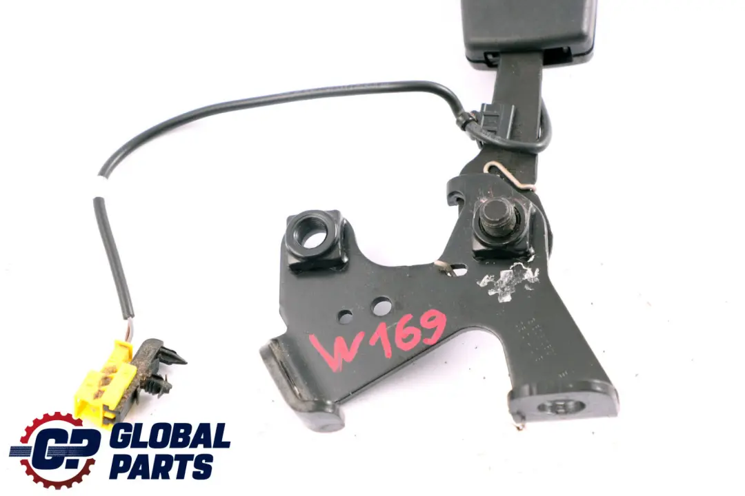 Boucle de ceinture arrière droite pour Mercedes W169 W245 à propos du numéro de pièce A1698602469 Mercedes W169 W245 Boucle de ceinture arrière droite - SKU A1698602469 - Numéro de pièce A1698602469