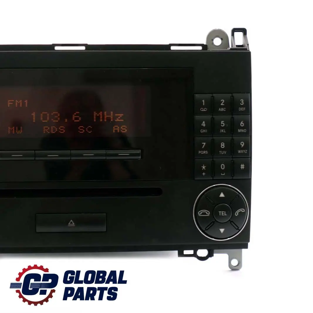 Reproductor de CD Radio Unidad principal estéreo para Mercedes W169 W245 con número de pieza A1698700689 Mercedes W169 W245 Reproductor de CD Radio Unidad principal estéreo - SKU A1698700689 - Número de pieza A1698700689