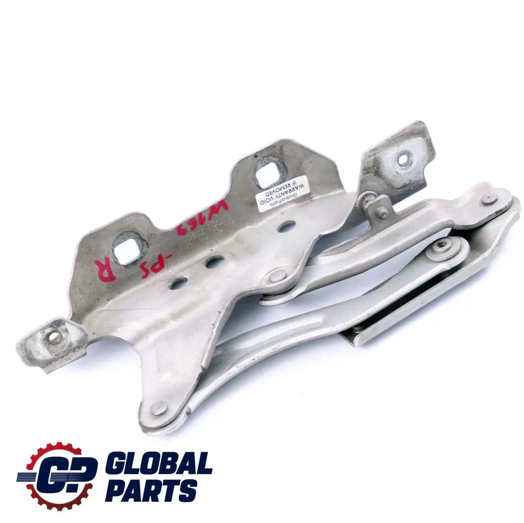Cerniera destra O/S Cofano anteriore Polar Silver 761 per Mercedes W169 con numero di parte A1698800228 Mercedes W169 Cerniera destra O/S Cofano anteriore Polar Silver 761 - SKU A1698800228-PS - Numero di parte A1698800228