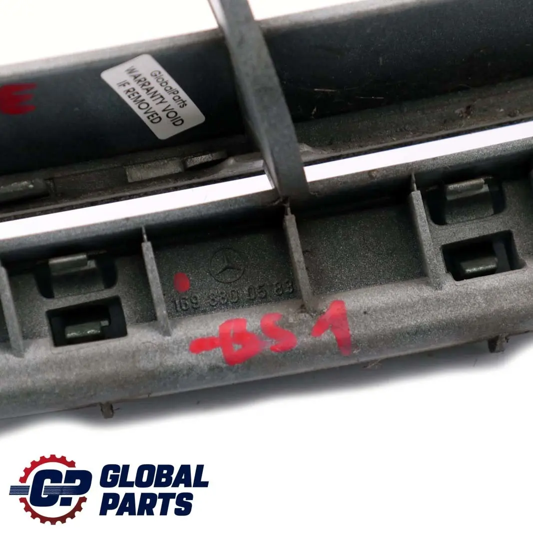 Aklasa W169 Gril atrapa Brilliant Silver do MERCEDES o numerze A1698800583 MERCEDES Aklasa W169 Gril atrapa Brilliant Silver - SKU A1698800583-BS1 - Numer Części A1698800583